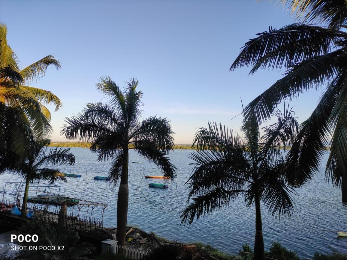 Blue Waters Hotel Кундапур Екстериор снимка